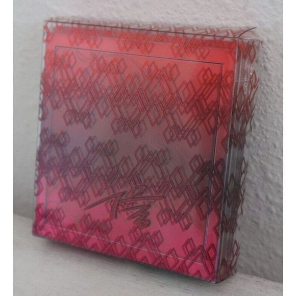 MAC Quad YUN Limited Edition HONOR OF KINGS Collection Eyeshadow Palette - Picture 2 of 5